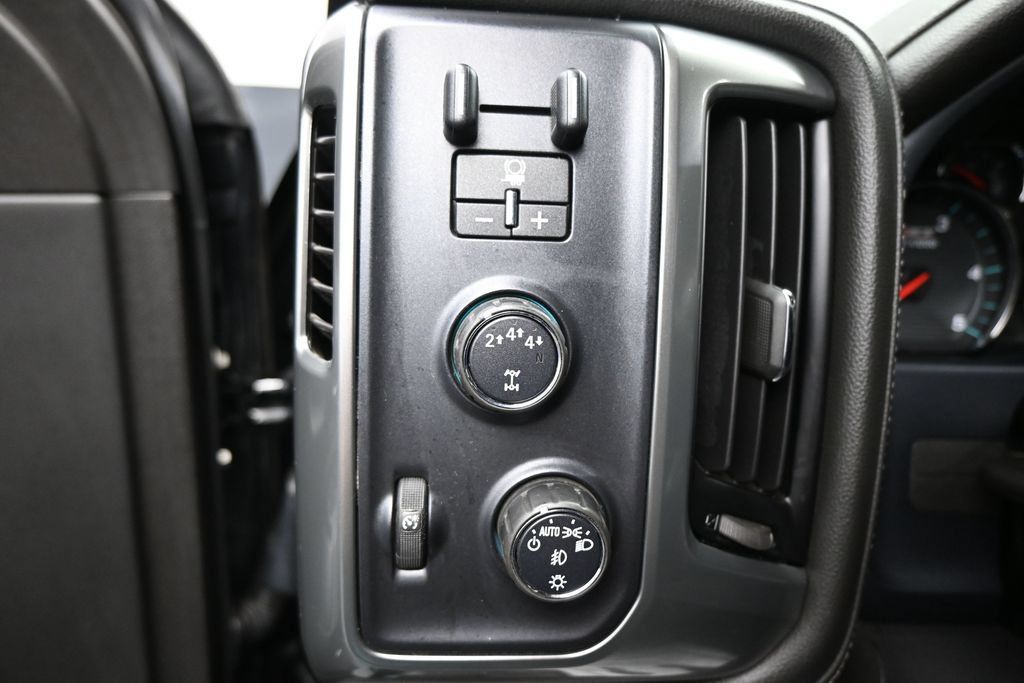 Used 2018 Chevrolet Silverado 2500 LTZ w/ Midnight Edition AWD/4WD image 12