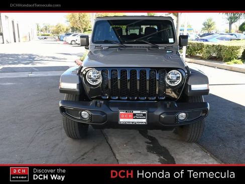Used 2022 Jeep Gladiator Sport image 2