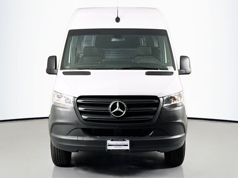 Used 2023 Mercedes-Benz Sprinter 2500 image 2