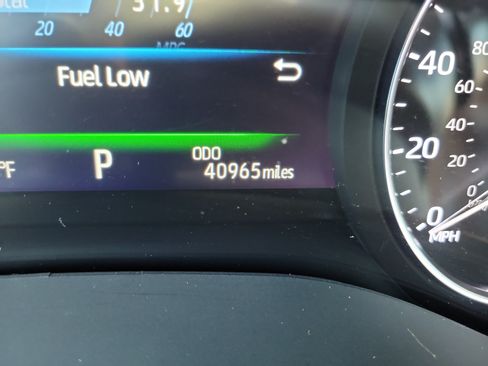 Used 2023 Toyota Sienna Platinum FWD image 29