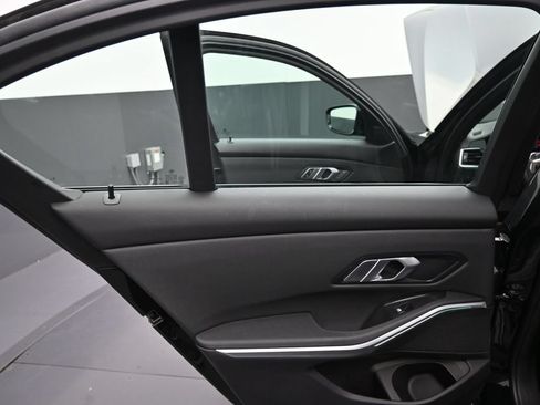Used 2020 BMW 330i Sedan w/ M Sport Package RWD image 28