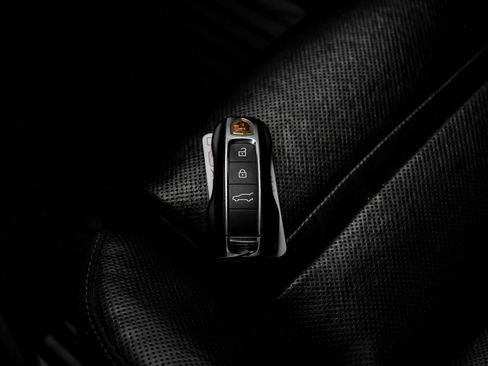 Used 2023 Porsche Cayenne Base image 71