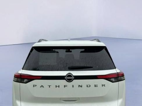 Used 2025 Nissan Pathfinder SV FWD image 7