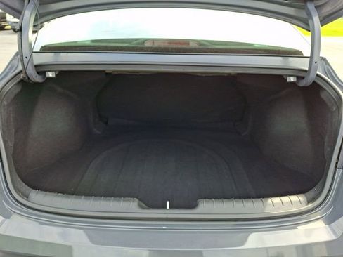 Used 2024 Hyundai Elantra SEL FWD image 29