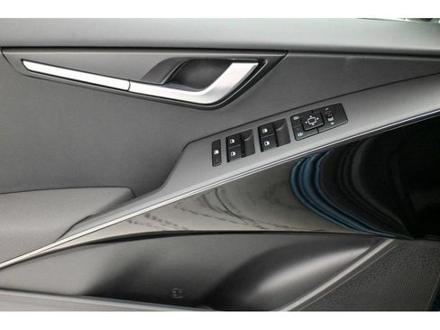 New 2026 Kia Niro Wind w/ Wind Preserve Package FWD image 15
