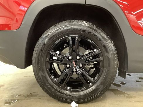 Used 2024 GMC Terrain AT4 w/ Tech Package AWD/4WD image 27