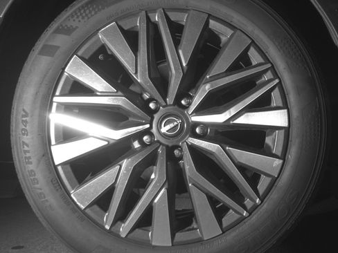 Used 2025 Nissan Altima 2.5 SV image 14