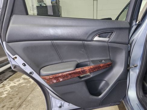 Used 2010 Honda Crosstour EX-L image 19