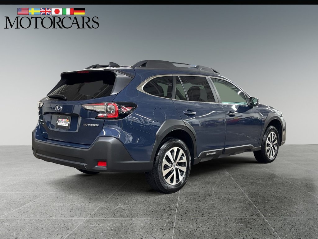 Used 2024 Subaru Outback Premium AWD/4WD image 3
