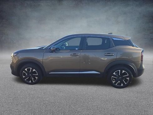 Used 2025 Nissan Kicks SV AWD/4WD image 7