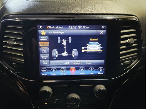 Used 2019 Jeep Grand Cherokee Overland AWD/4WD image 25