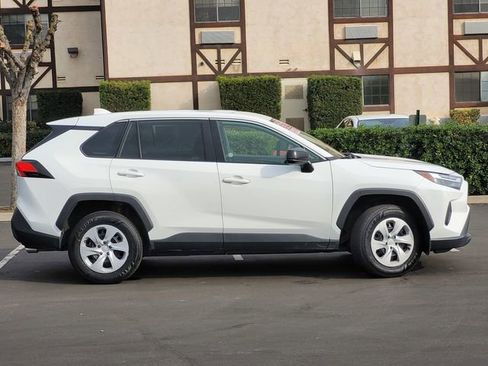 Used 2024 Toyota RAV4 LE image 4