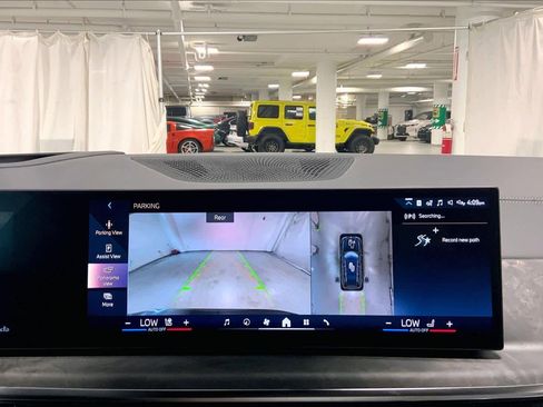 New 2026 BMW X7 xDrive40i w/ Executive Package image 19