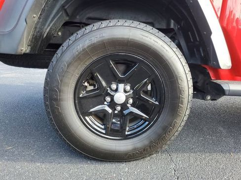 Certified 2020 Jeep Gladiator Sport w/ Quick Order Package 24S image 9