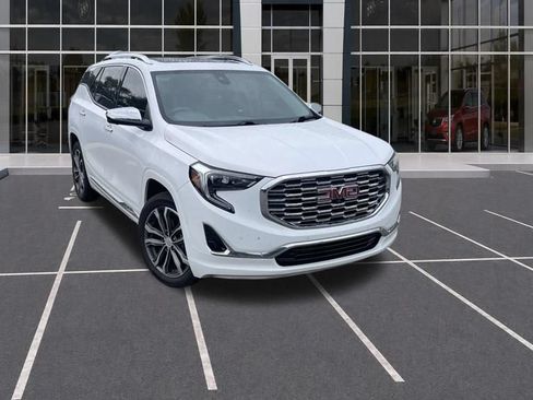 Used 2020 GMC Terrain Denali w/ Denali Premium Package AWD/4WD image 11