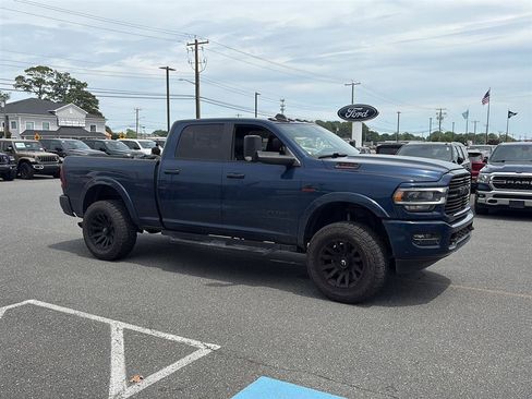 Used 2021 RAM 3500 Laramie w/ Night Edition AWD/4WD image 7