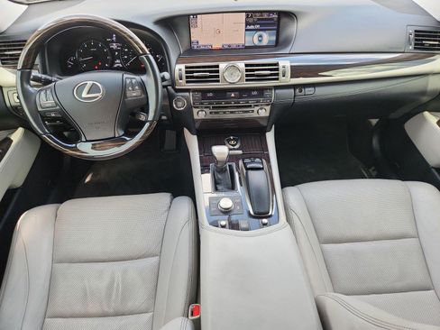 Used 2014 Lexus LS 460 w/ Comfort Package RWD image 21