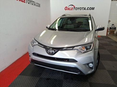 Used 2018 Toyota RAV4 XLE w/ Plus Extra Value Package AWD/4WD image 3