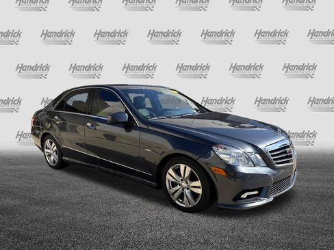 Used 2011 Mercedes-Benz E 350 BlueTEC Sedan image 2