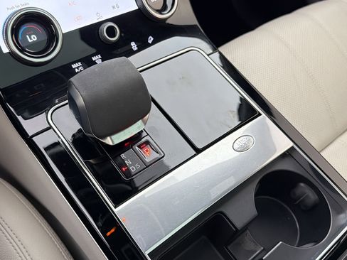 Used 2022 Land Rover Range Rover Velar R-Dynamic S image 25