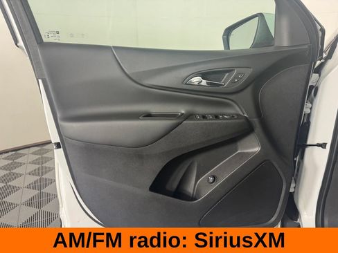 Used 2024 Chevrolet Equinox LT FWD image 11
