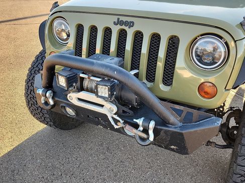 Used 2013 Jeep Wrangler Unlimited Sport image 7