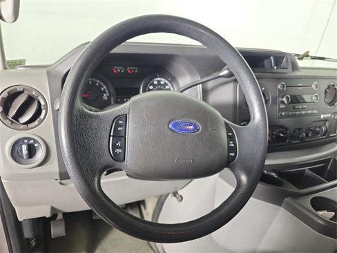 Used 2011 Ford E-350 and Econoline 350 XLT image 11