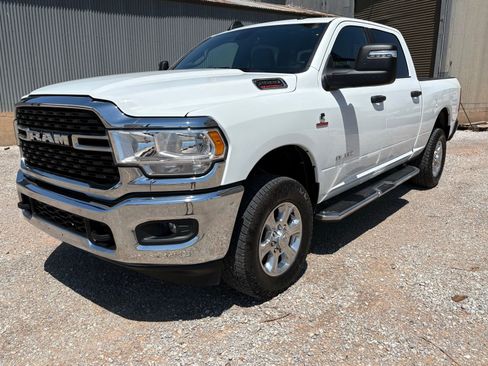 Used 2024 RAM 2500 Big Horn AWD/4WD image 2