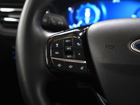 Used 2022 Ford Escape Titanium image 25