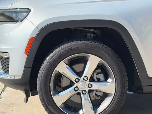 Used 2021 Jeep Grand Cherokee L Limited w/ Trailer Tow Group (B) AWD/4WD image 5