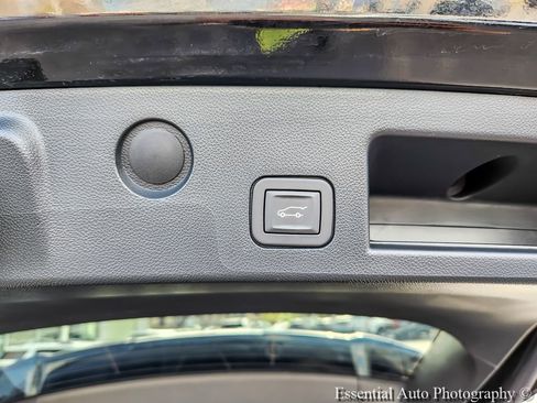 Certified 2025 Chevrolet Equinox RS image 19