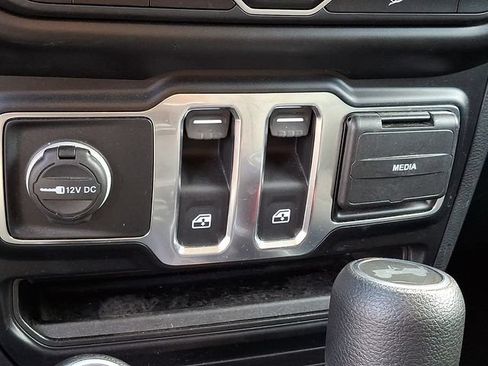Used 2020 Jeep Wrangler Sport AWD/4WD image 24