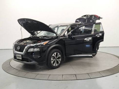 Used 2023 Nissan Rogue SV FWD image 12