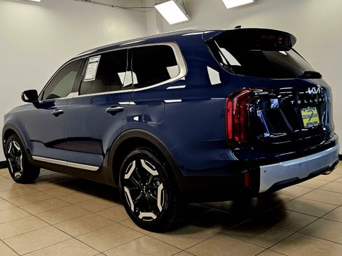 Used 2024 Kia Telluride S w/ S Sunroof Package image 5