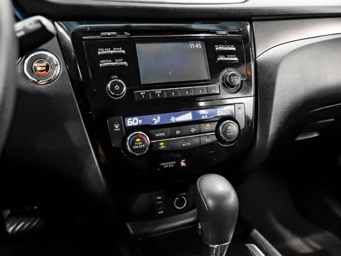 Used 2015 Nissan Rogue SV w/ SV Family Package FWD image 33