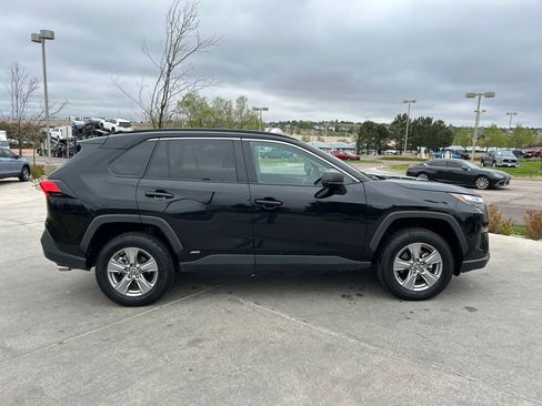 Used 2025 Toyota RAV4 LE AWD/4WD image 8
