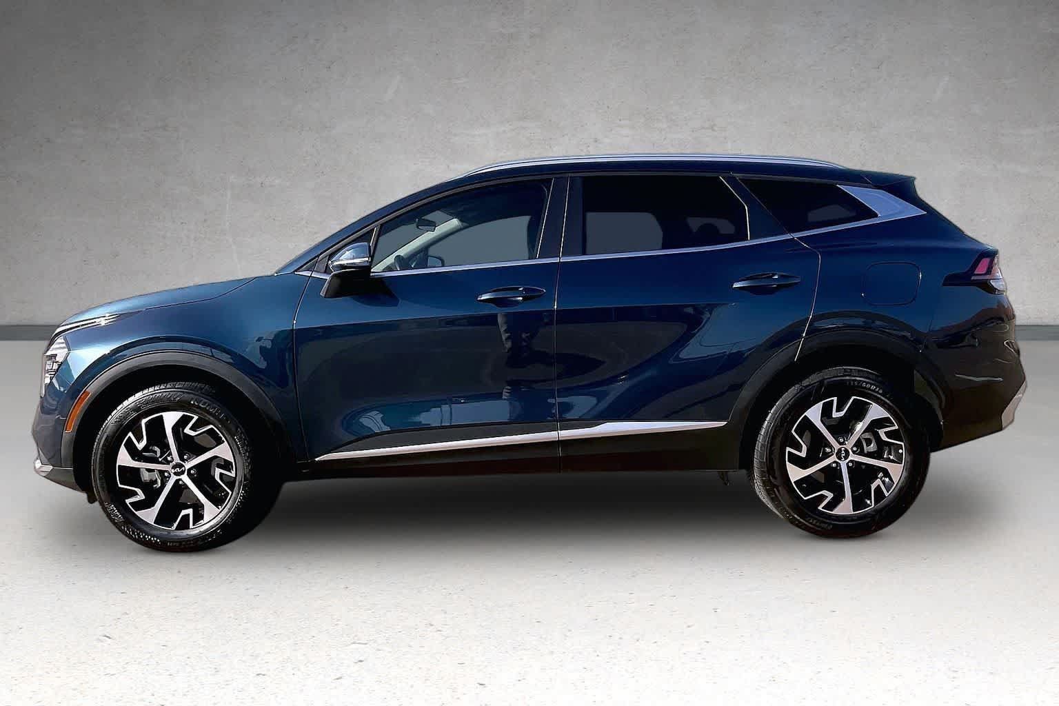 Certified 2025 Kia Sportage EX AWD/4WD image 3