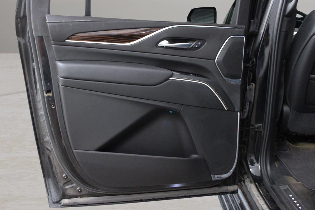 Used 2023 Cadillac Escalade ESV Premium Luxury w/ Performance Package AWD/4WD image 24