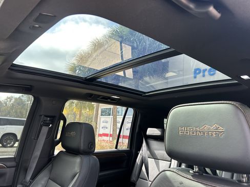 Used 2021 Chevrolet Suburban High Country image 13