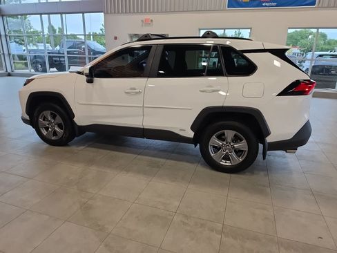 Used 2022 Toyota RAV4 XLE w/ Convenience Package AWD/4WD image 12