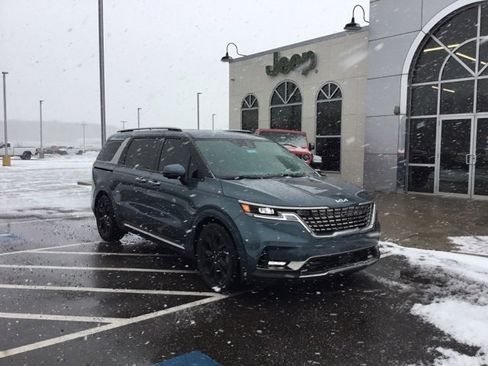 Used 2024 Kia Carnival SX image 2