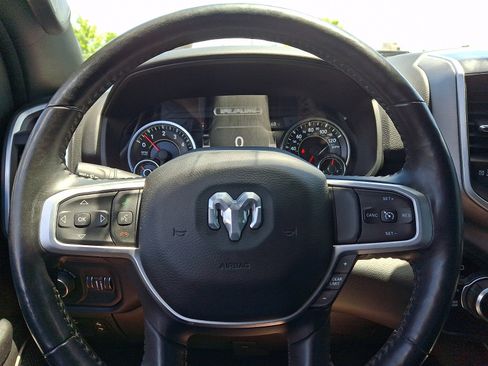 Used 2019 RAM 1500 Big Horn AWD/4WD image 18