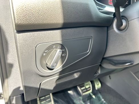 Used 2022 Volkswagen Tiguan SEL R-Line image 21