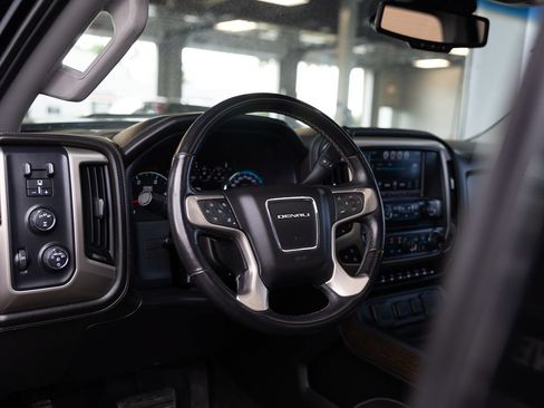 Used 2017 GMC Sierra 2500 Denali w/ Duramax Plus Package AWD/4WD image 16