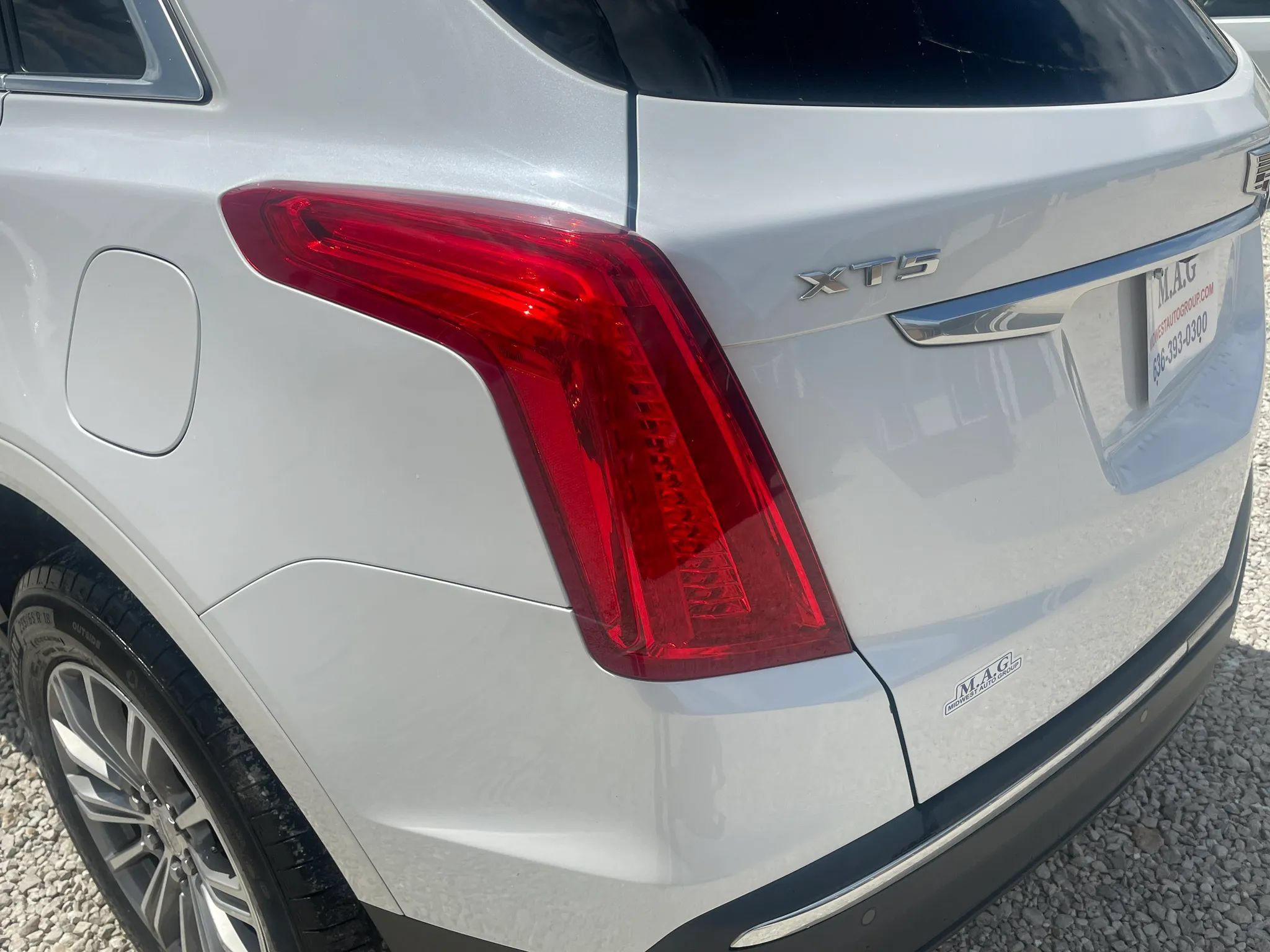 Used 2017 Cadillac XT5 Luxury w/ Driver Awareness Package FWD image 11