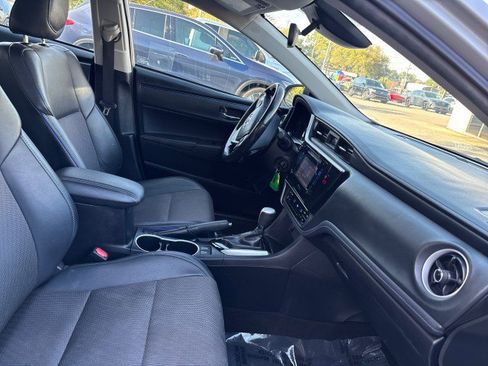 Used 2019 Toyota Corolla SE w/ Carpet Mat Package (TMS) image 13