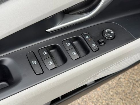 Certified 2024 Hyundai Elantra Limited image 23