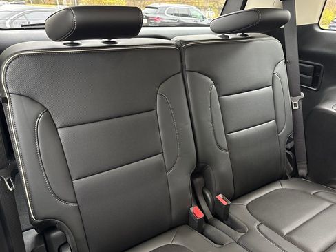 Used 2023 GMC Acadia Denali image 29