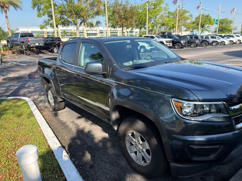 Used 2019 Chevrolet Colorado W/T w/ WT Convenience Package image 3