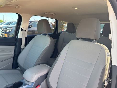Used 2016 Ford Escape SE FWD image 17